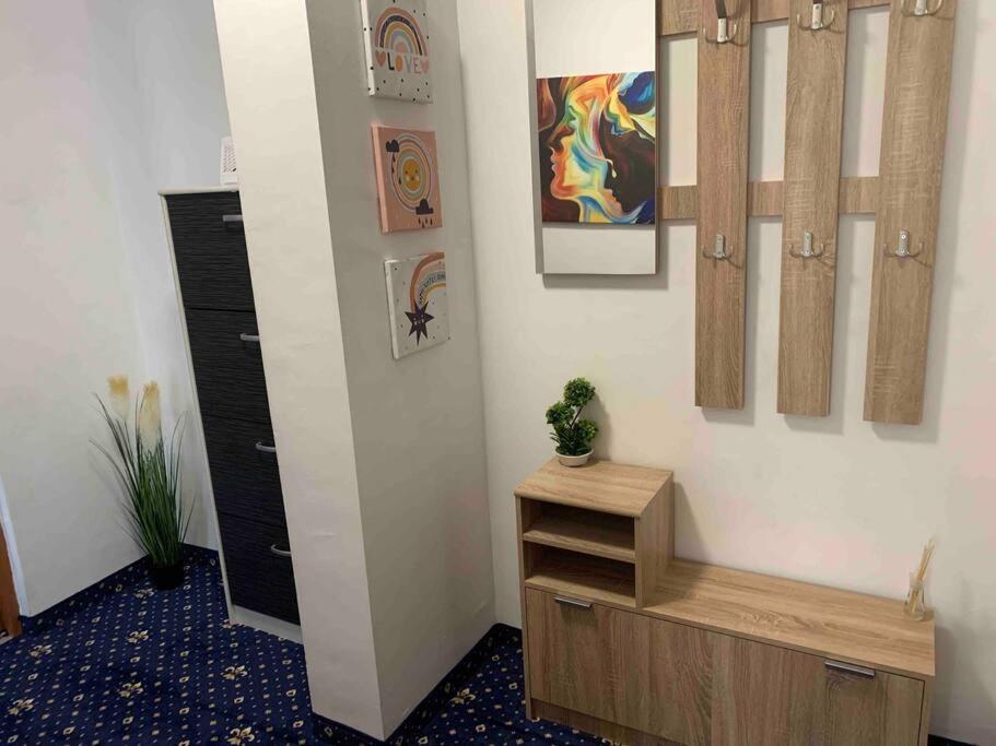 Cozy & Warm Studio Bukares Bagian luar foto
