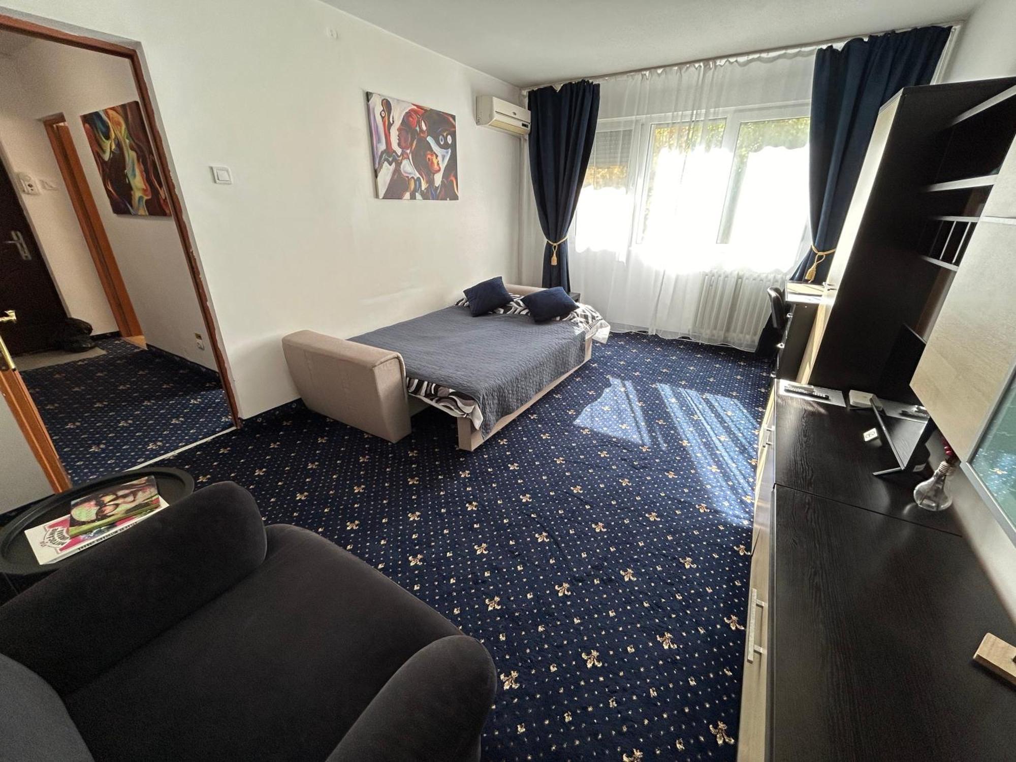 Cozy & Warm Studio Bukares Bagian luar foto